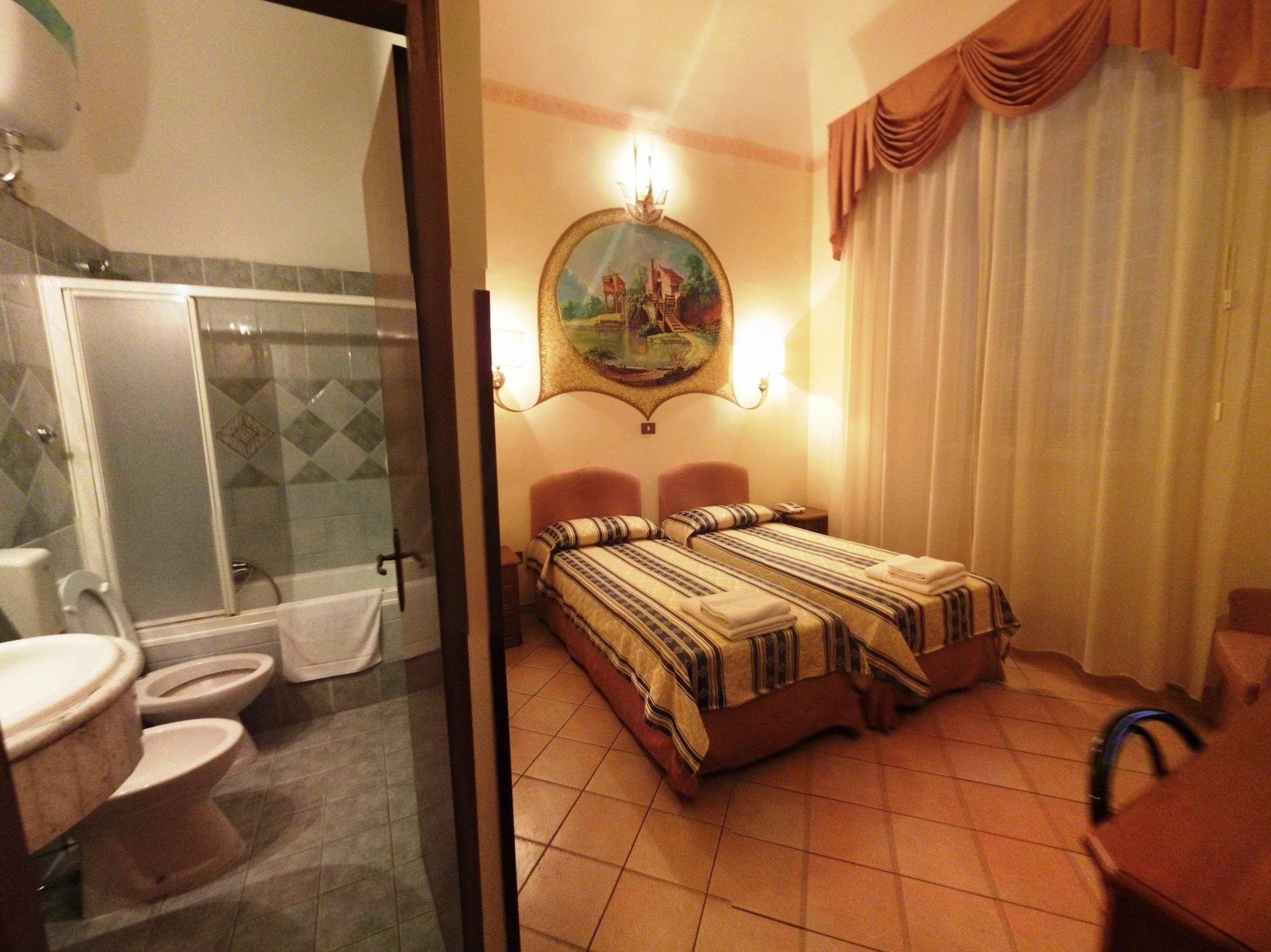 Cambridge Hotel