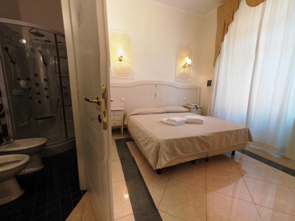 Cambridge Hotel